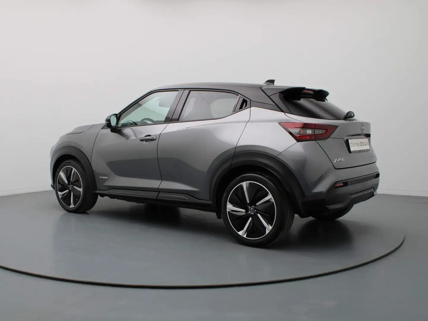 Nissan Juke 143pk Hybrid N-Design Adapt. cruise | 360° Camera Grijs - 2
