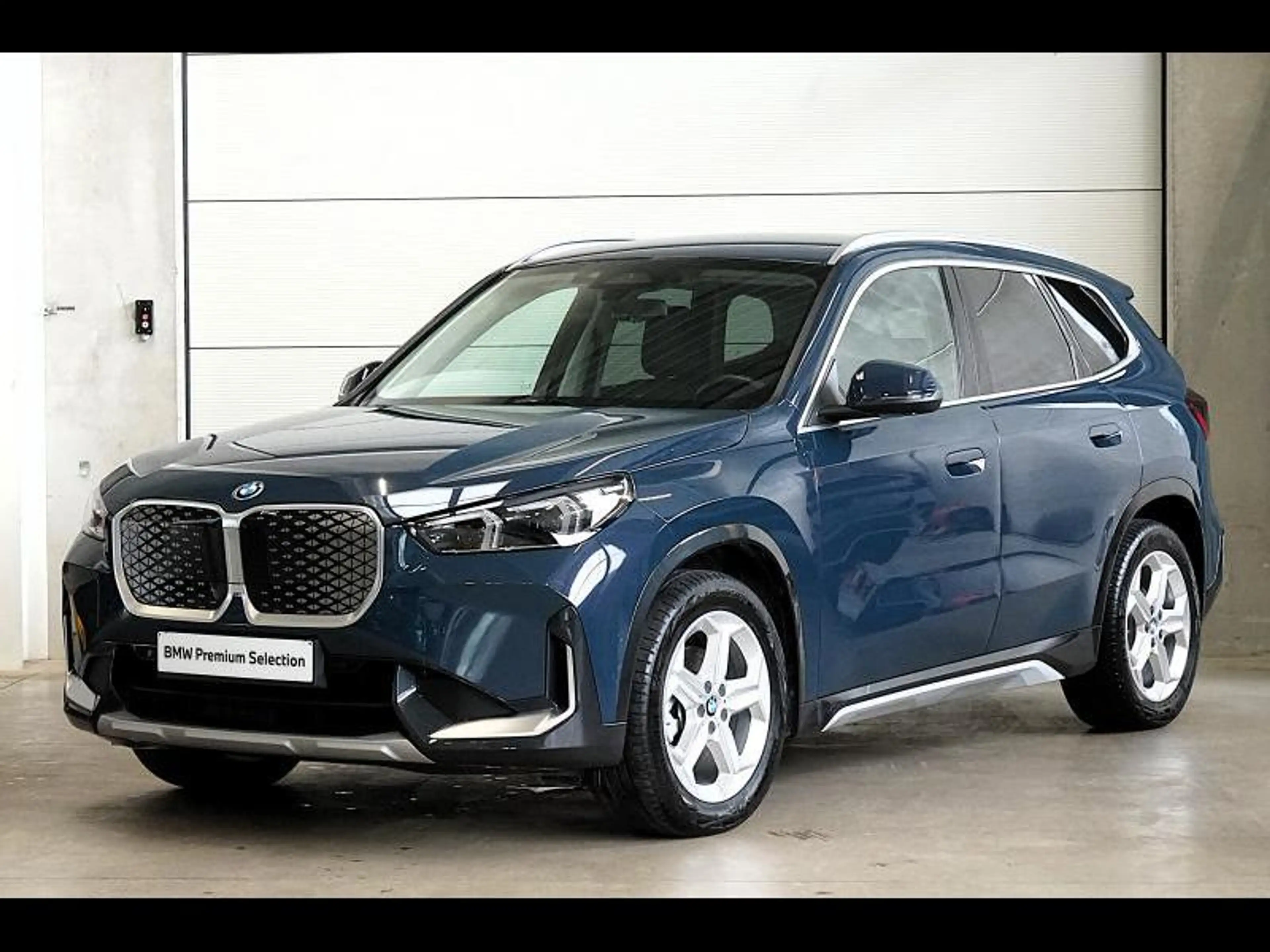 BMW iX1 X-LINE - NAVI - LED - NIGHT DUSK BLUE