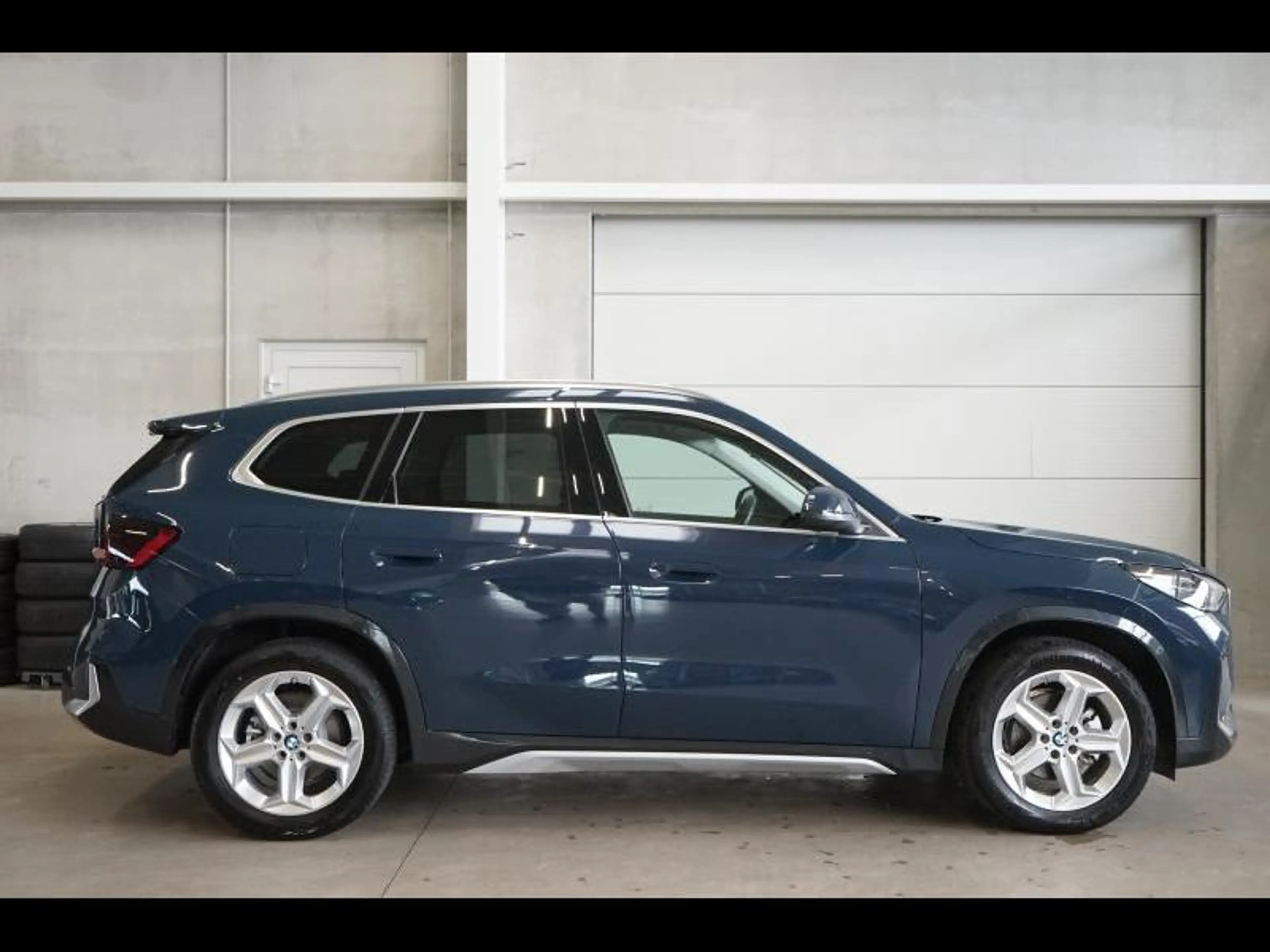 BMW iX1 X-LINE - NAVI - LED - NIGHT DUSK BLUE — photo 3