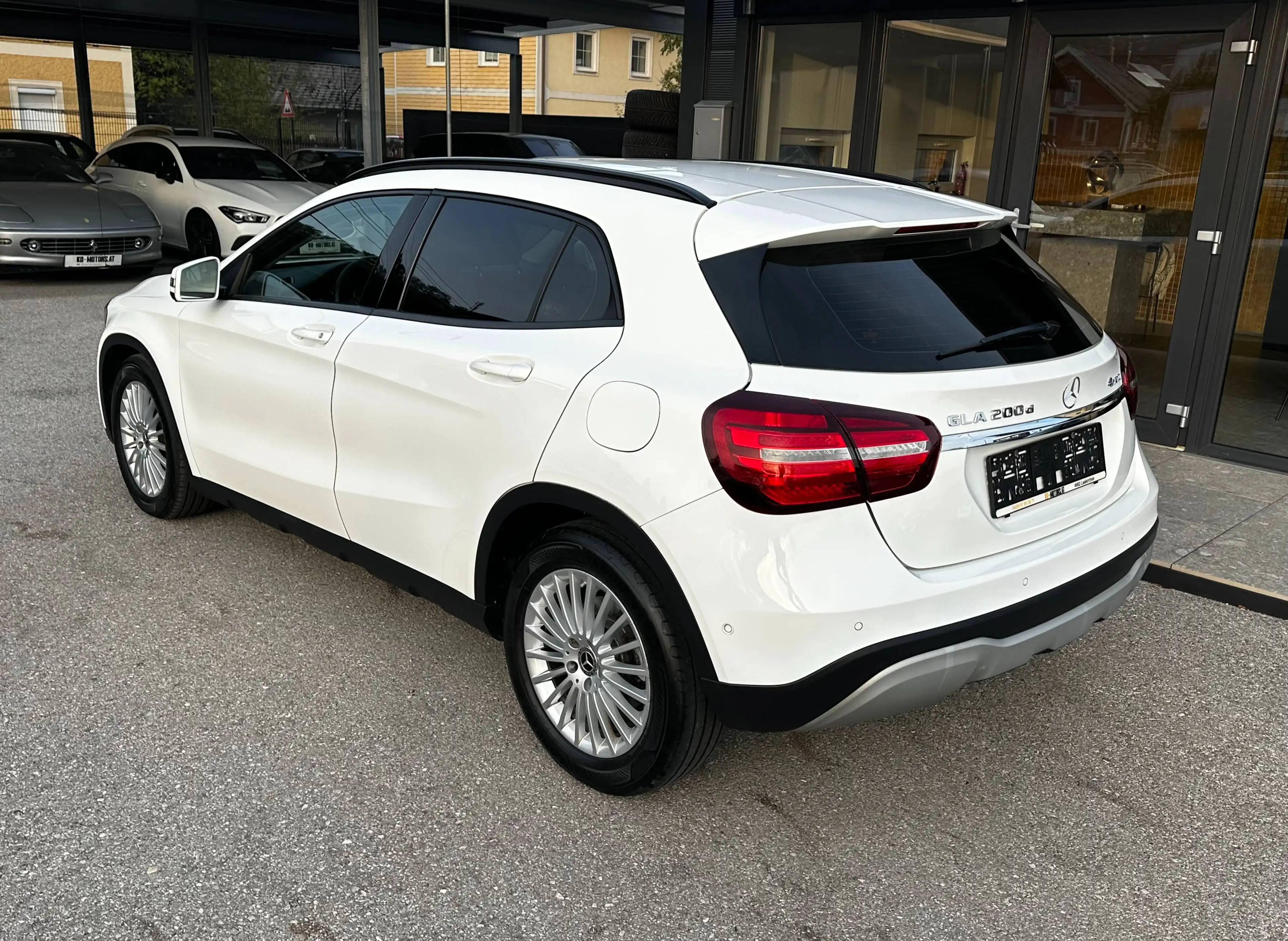 Mercedes-Benz GLA 200 d 4Matic Aut. *1.Besitz*Navi*RFK*SHZ*LED* — photo 10