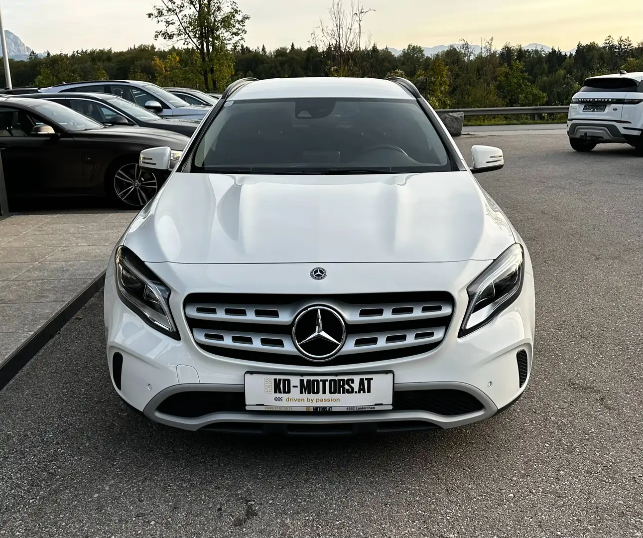 Mercedes-Benz GLA 200 d 4Matic Aut. *1.Besitz*Navi*RFK*SHZ*LED* Weiß - 2
