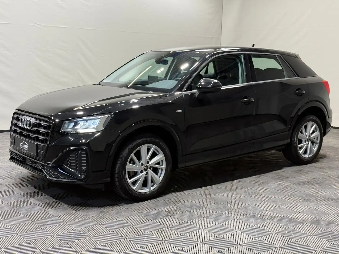 Audi Q2 S-Line 35 TFSI S-Tronic | LED NAVI LEDER AHK Schwarz - 2