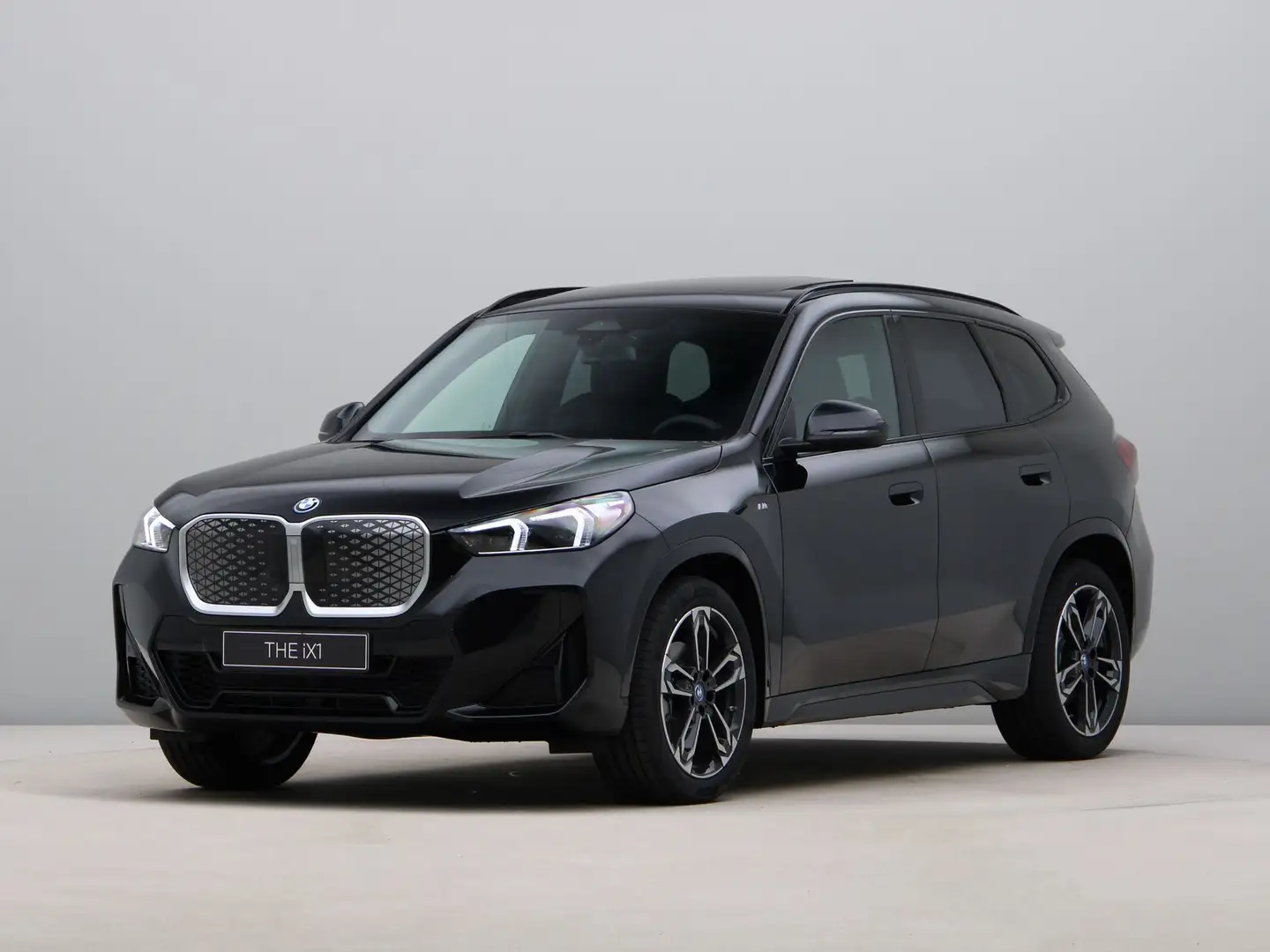 BMW iX1 eDrive20 67 kWh Zwart - 1