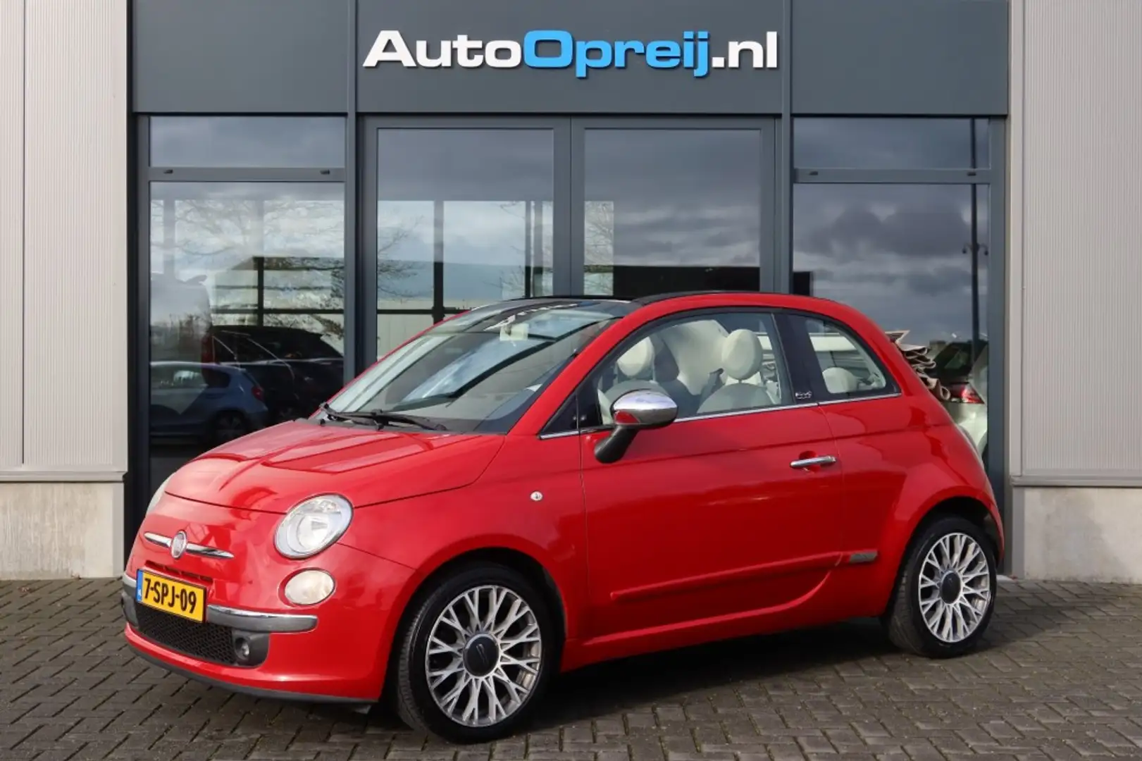 Fiat 500C 0.9 TwinAir Cabrio 85pk Lounge Airco, PDC achter Rood - 1