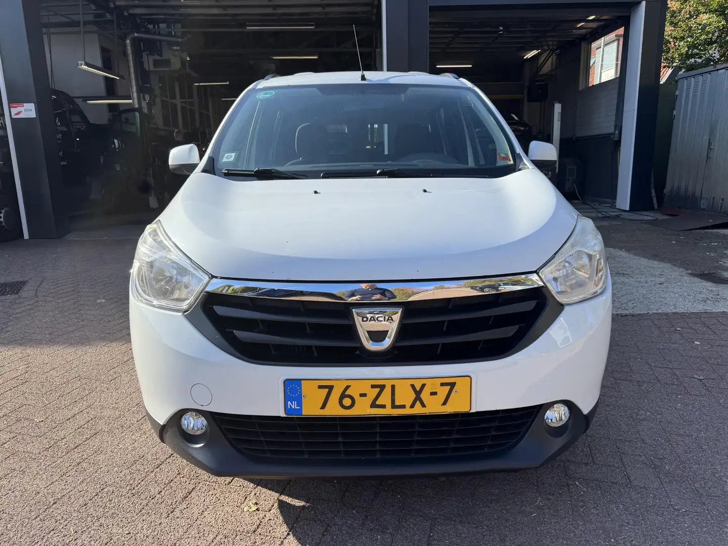 Dacia Lodgy 1.2 TCe Lauréate 7P+Navi+Trekhaak!! Blanc - 2