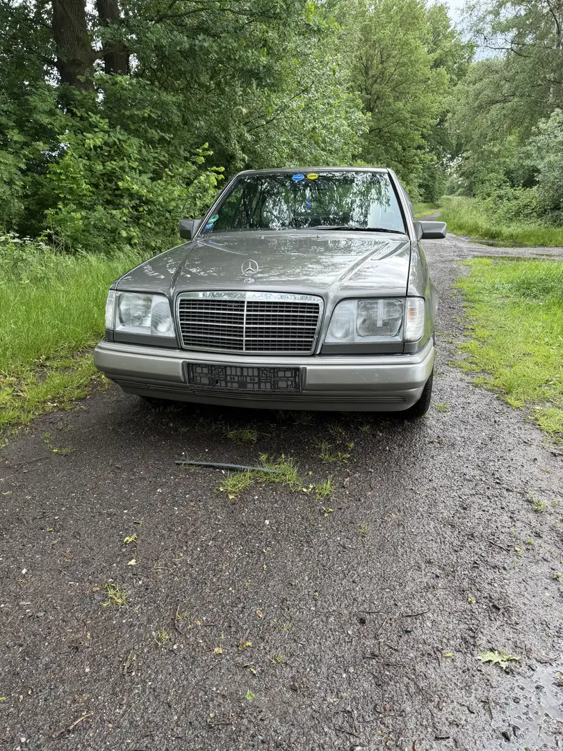 Mercedes-Benz E 200 Option auf H Kennzeichen - 2