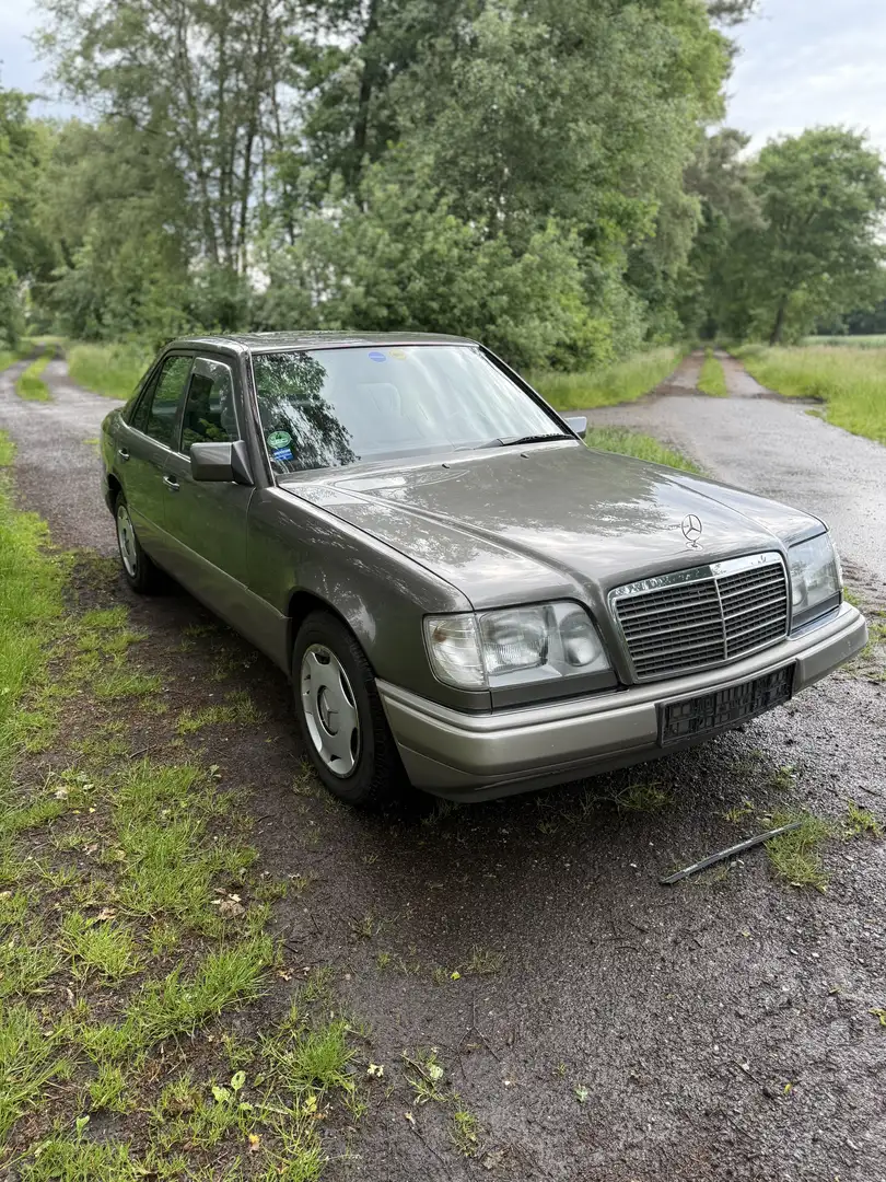 Mercedes-Benz E 200 Option auf H Kennzeichen - 1
