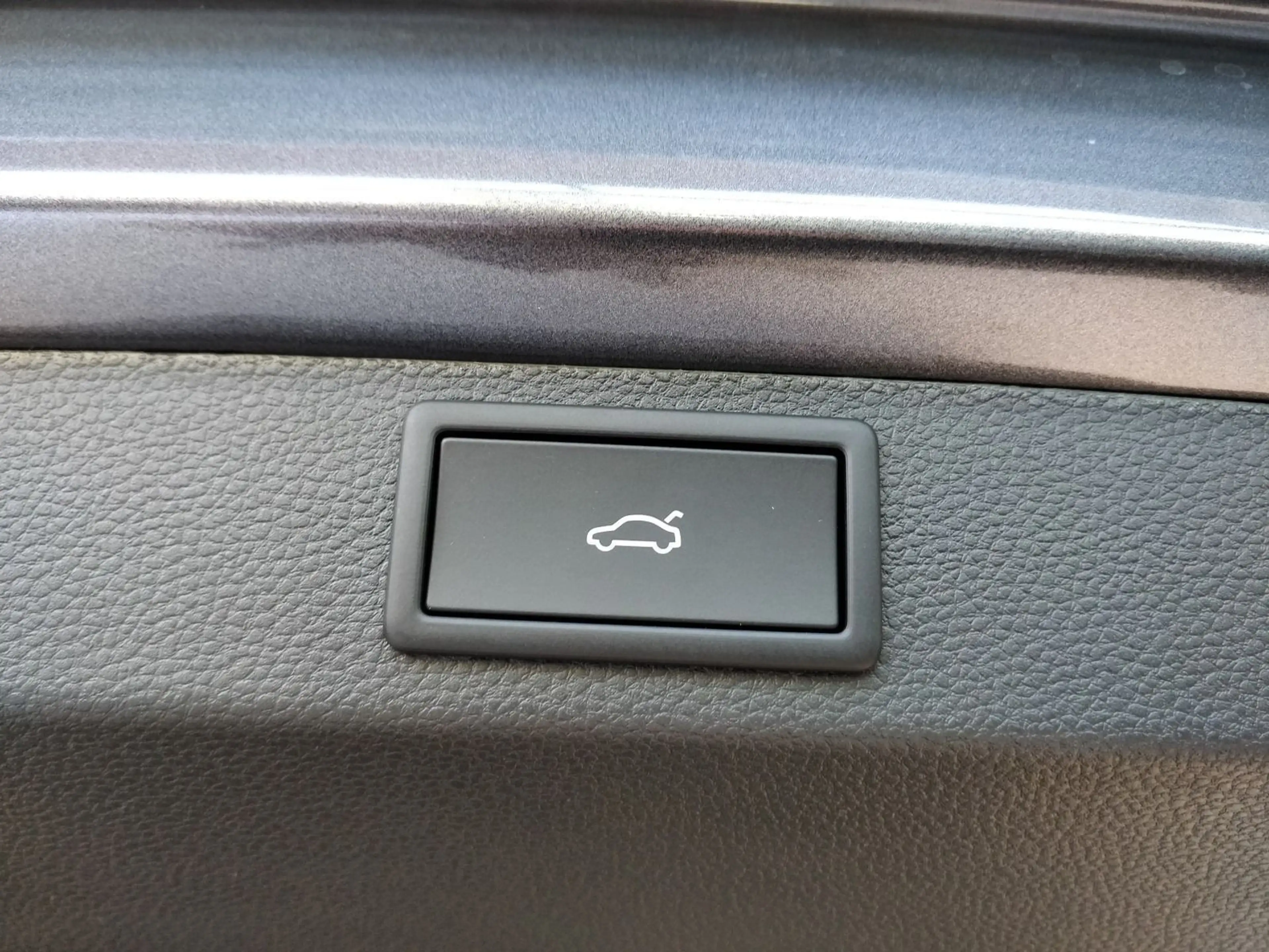 Skoda Karoq 1.5 TSI Balance 150PS AHK 360 LKHZ SHZ KES — photo 8