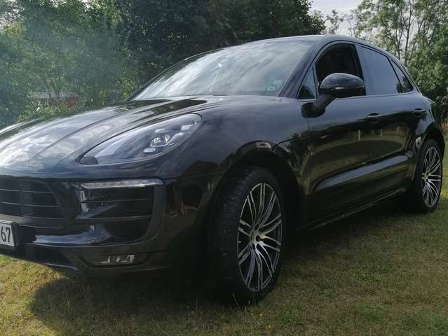 Imagine Porsche Macan Macan GTS PDK