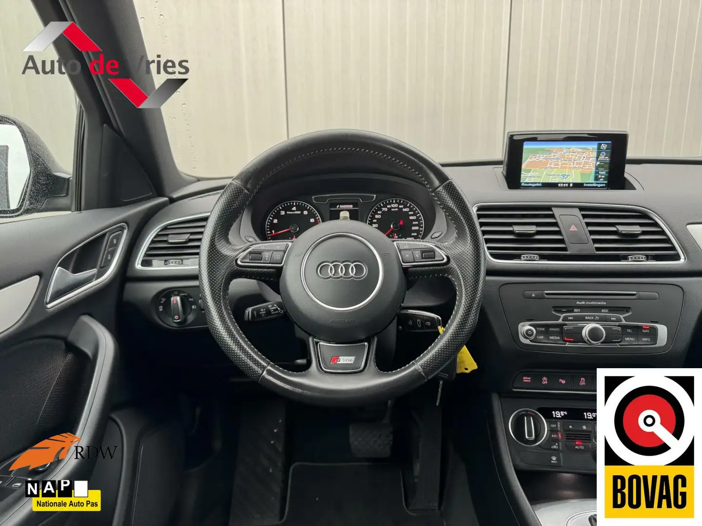Audi Q3 1.4 TFSI CoD Sport Pro Line S|Navi|NL-Auto Zwart - 2