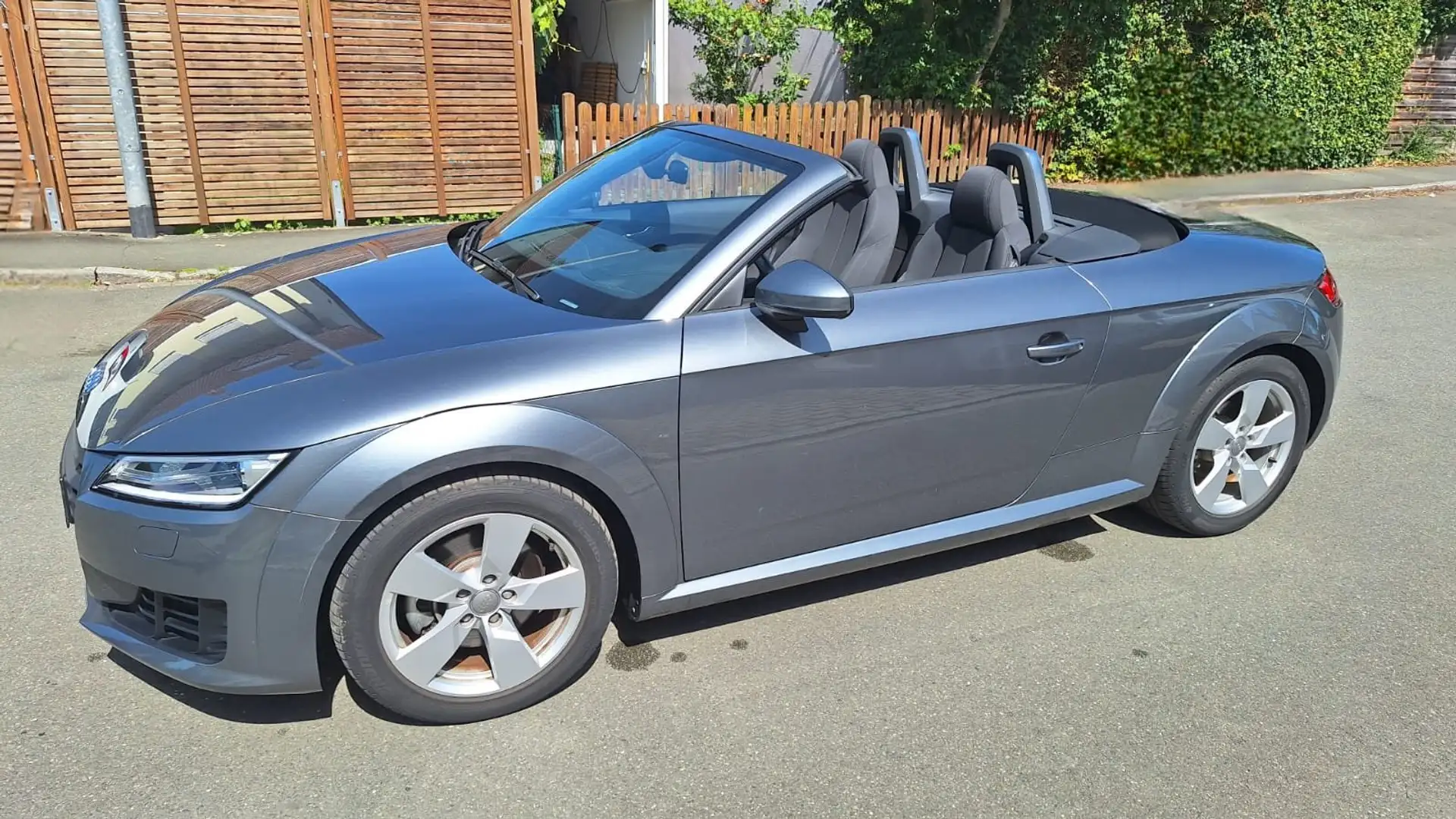 Audi TT TT Roadster 1.8 TFSI Grau - 1