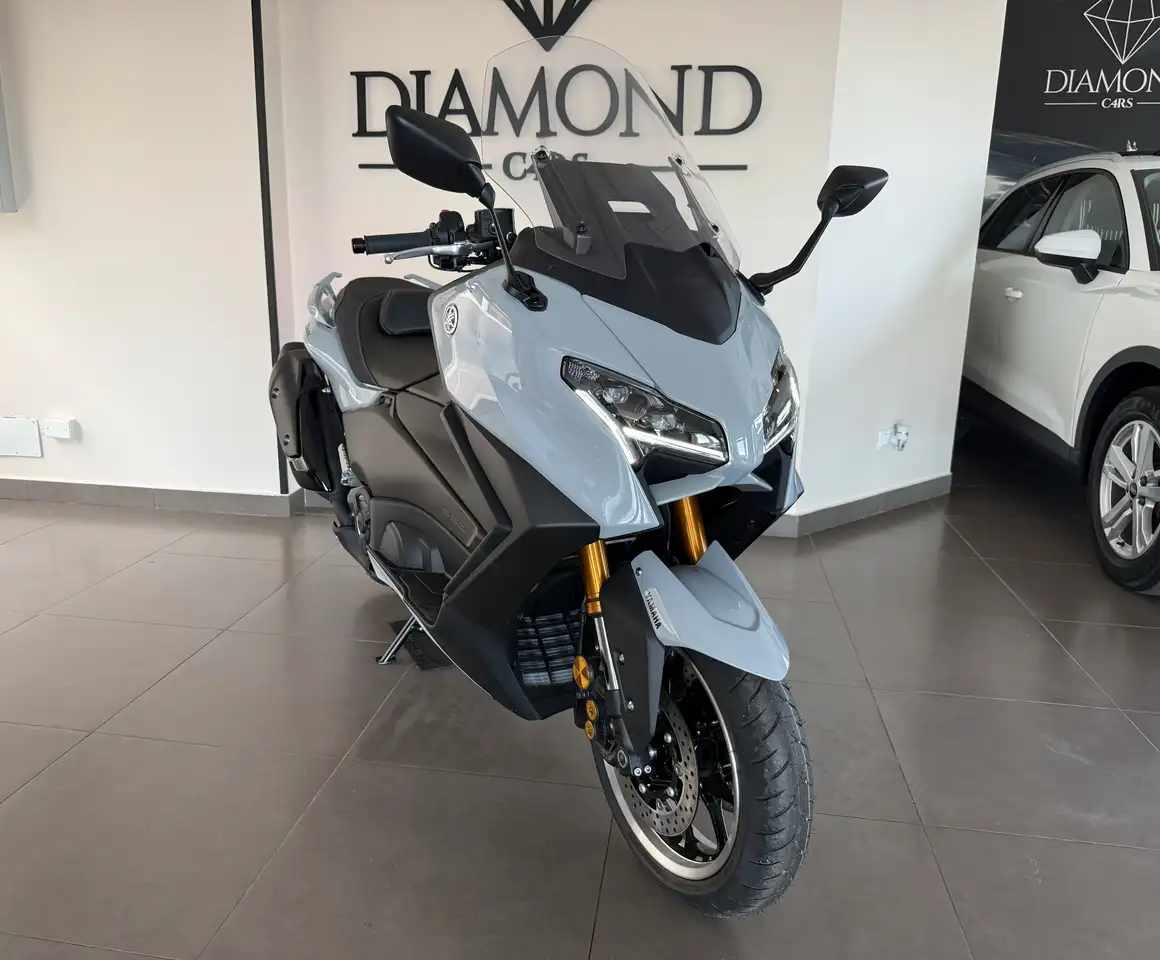 Yamaha Tmax 560