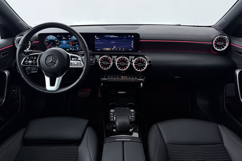 Mercedes-Benz CLA 250 Shooting Brake e Luxury Line (PANORAMADAK, TREKHAA — photo 3