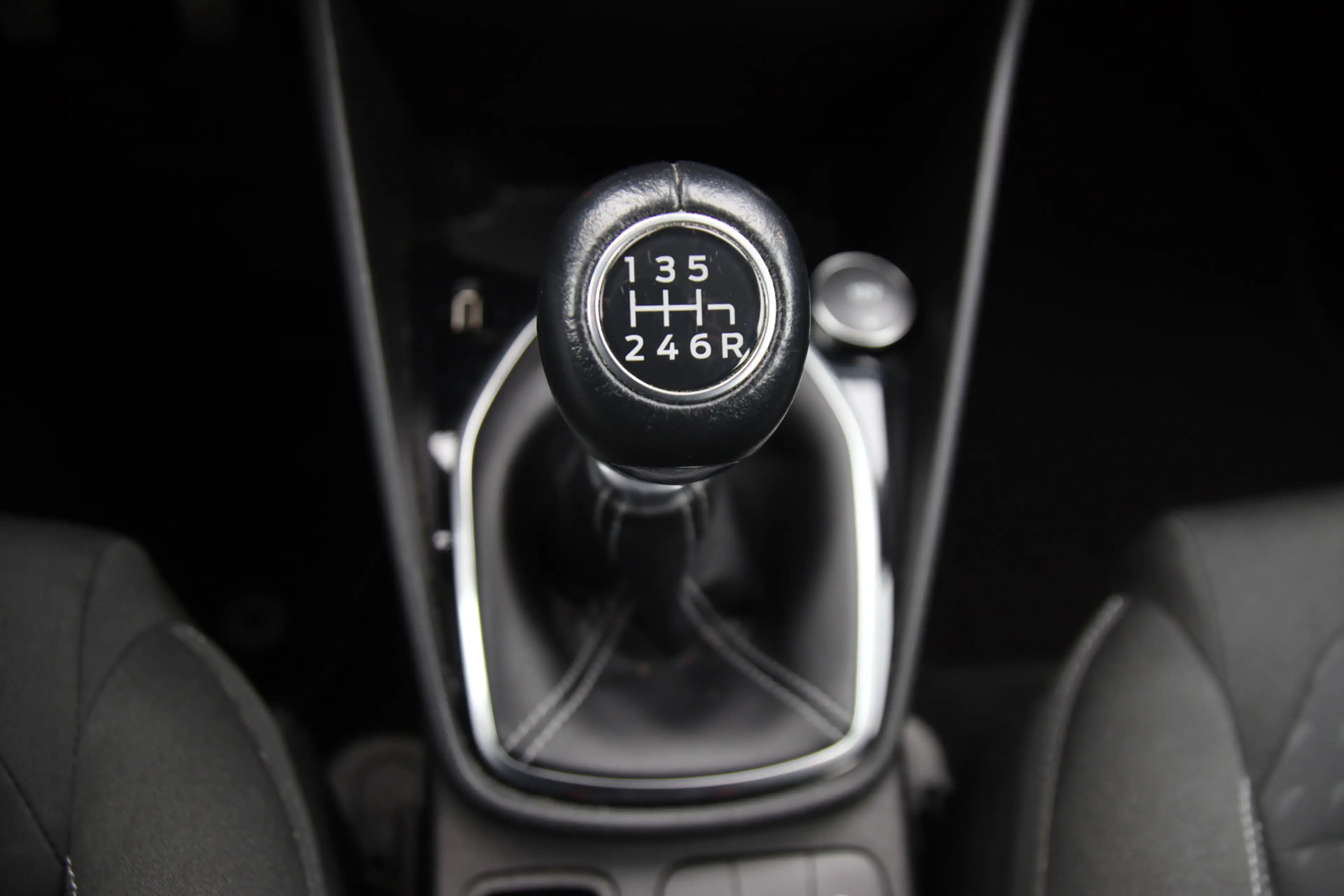 Ford Fiesta 1.0 EcoB Titanium BLIS, B&O, Carplay, Clima, Camer — photo 31