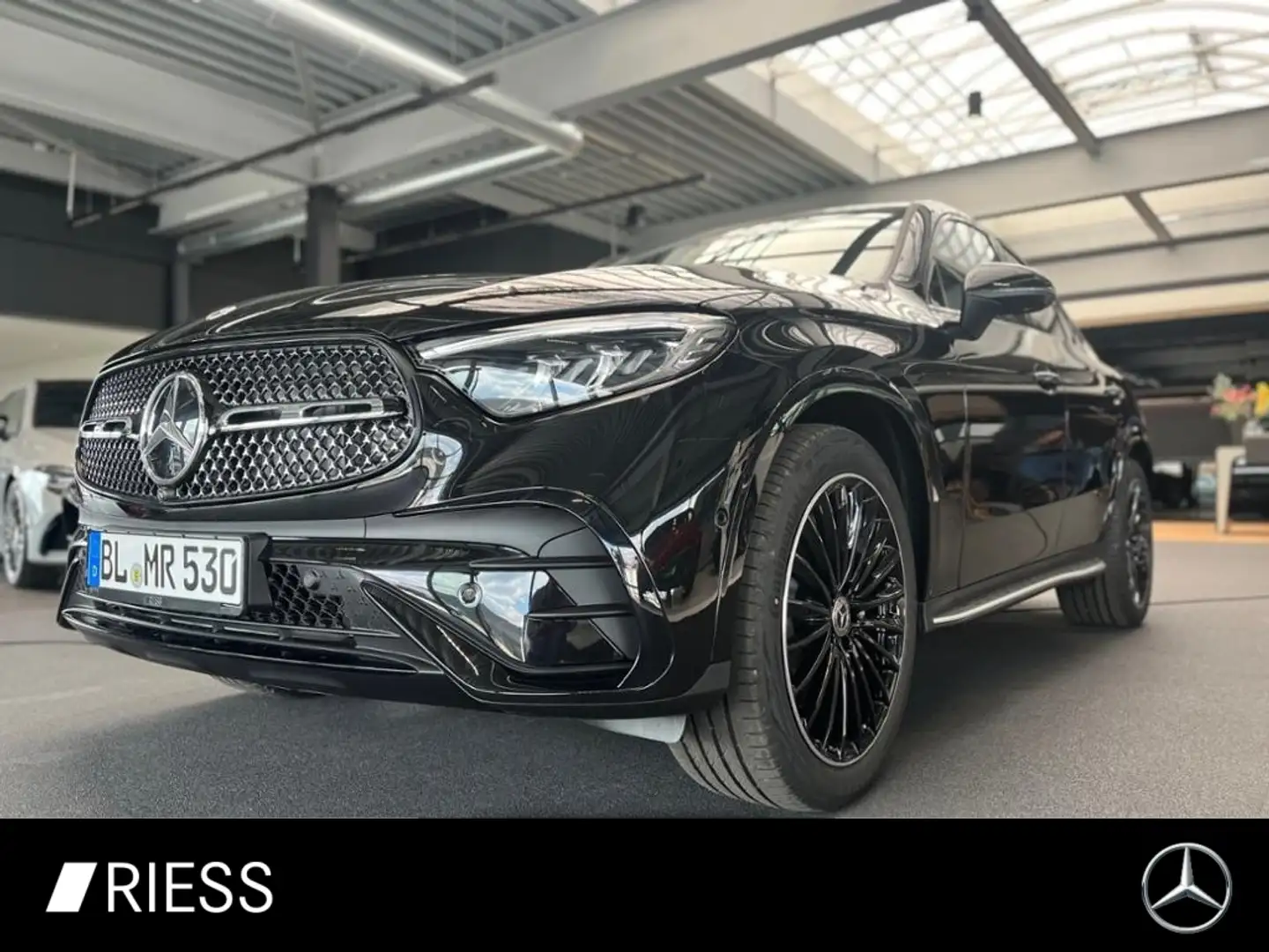 Mercedes-Benz GLC 200 4M Coupé AMG+AHK+PANO+360°+BURMESTER-3D+ Zwart - 1