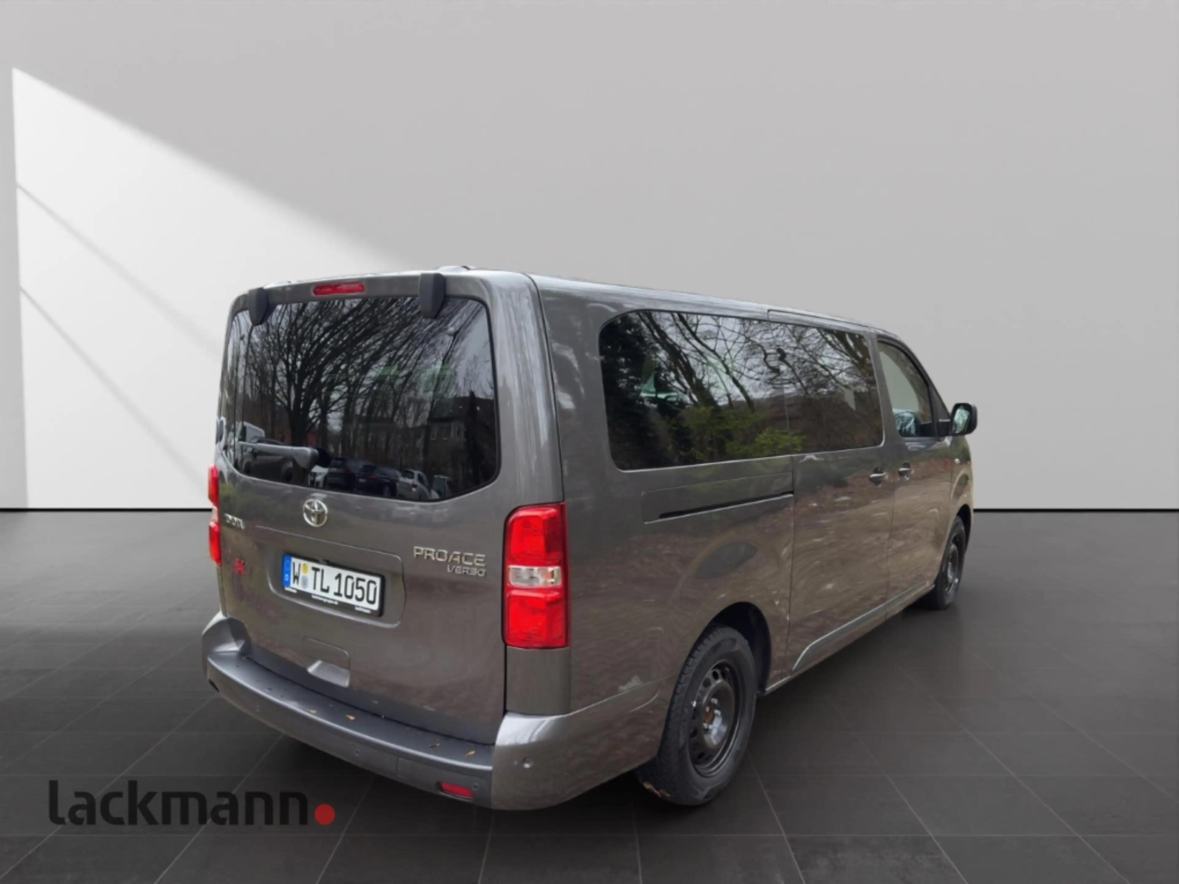 Toyota Proace 2.0 L2 4X4 Shuttle Comfort Verso 9 Sitzer — photo 5