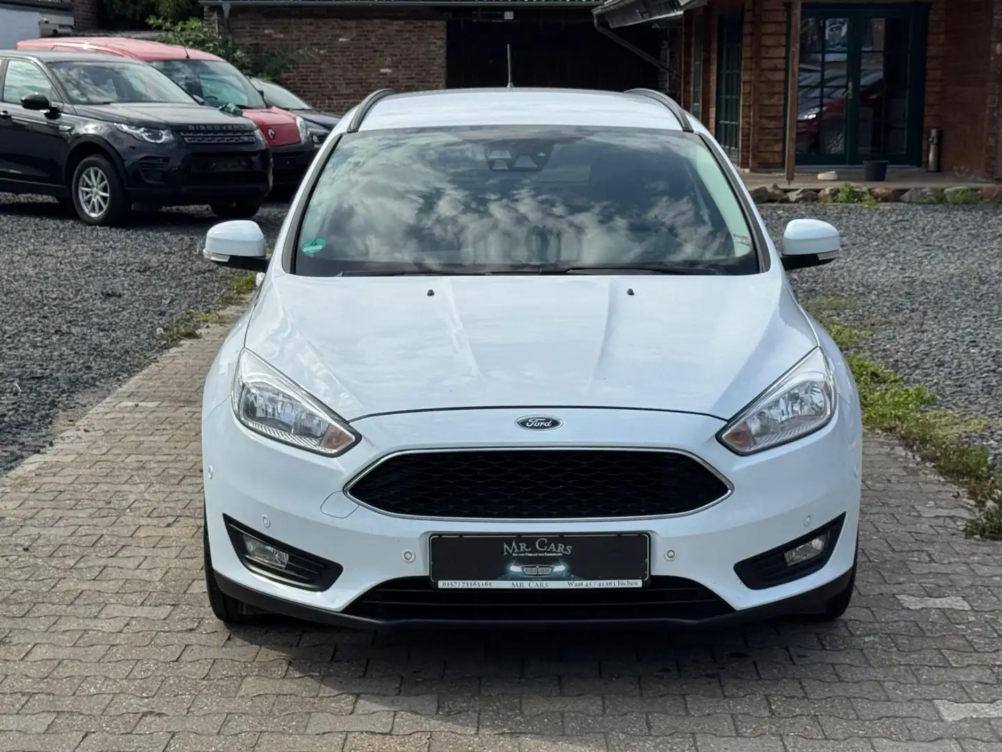 Ford Focus Turnier Business mit Navigation Weiß - 1