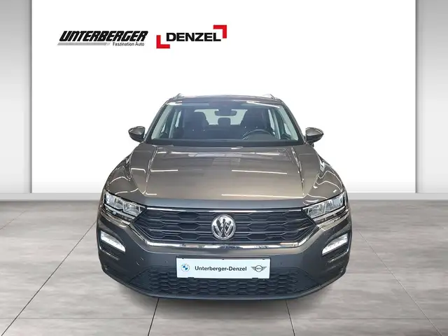 Volkswagen T-Roc view 4