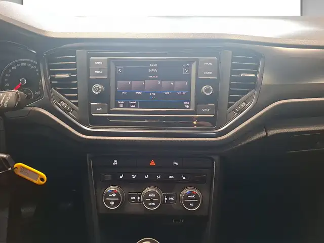 Volkswagen T-Roc view 8