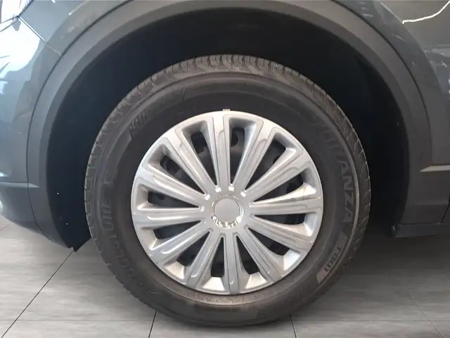 Volkswagen T-Roc view 6