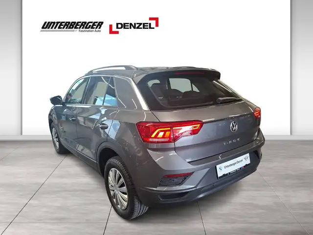 Volkswagen T-Roc view 3