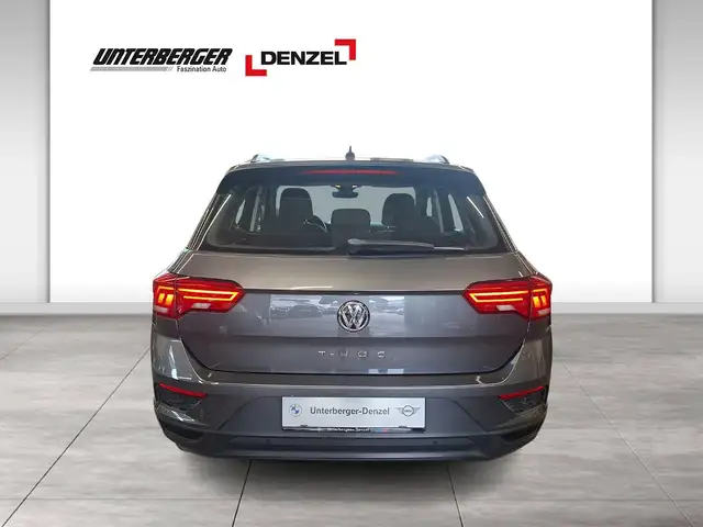 Volkswagen T-Roc view 5