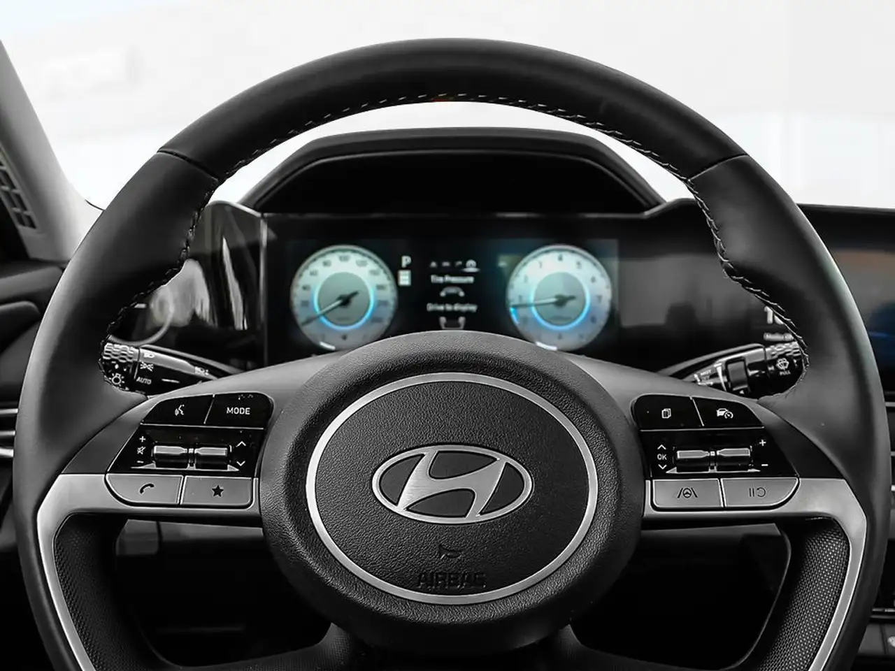 Hyundai ELANTRA снимка Hyundai ELANTRA