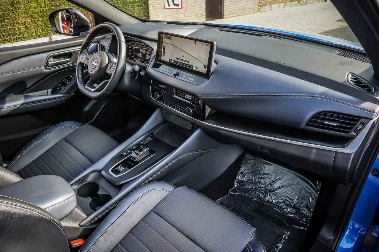 Nissan Qashqai E-POWER*BENZINE-HYBRIDE*TEKNA-UITVOERI*GLAZEN-DAK* 24
