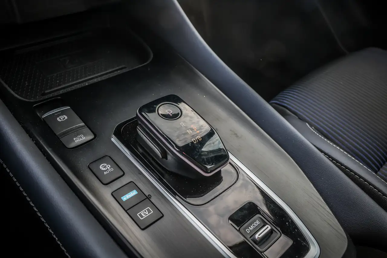 Nissan Qashqai E-POWER*BENZINE-HYBRIDE*TEKNA-UITVOERI*GLAZEN-DAK* 17