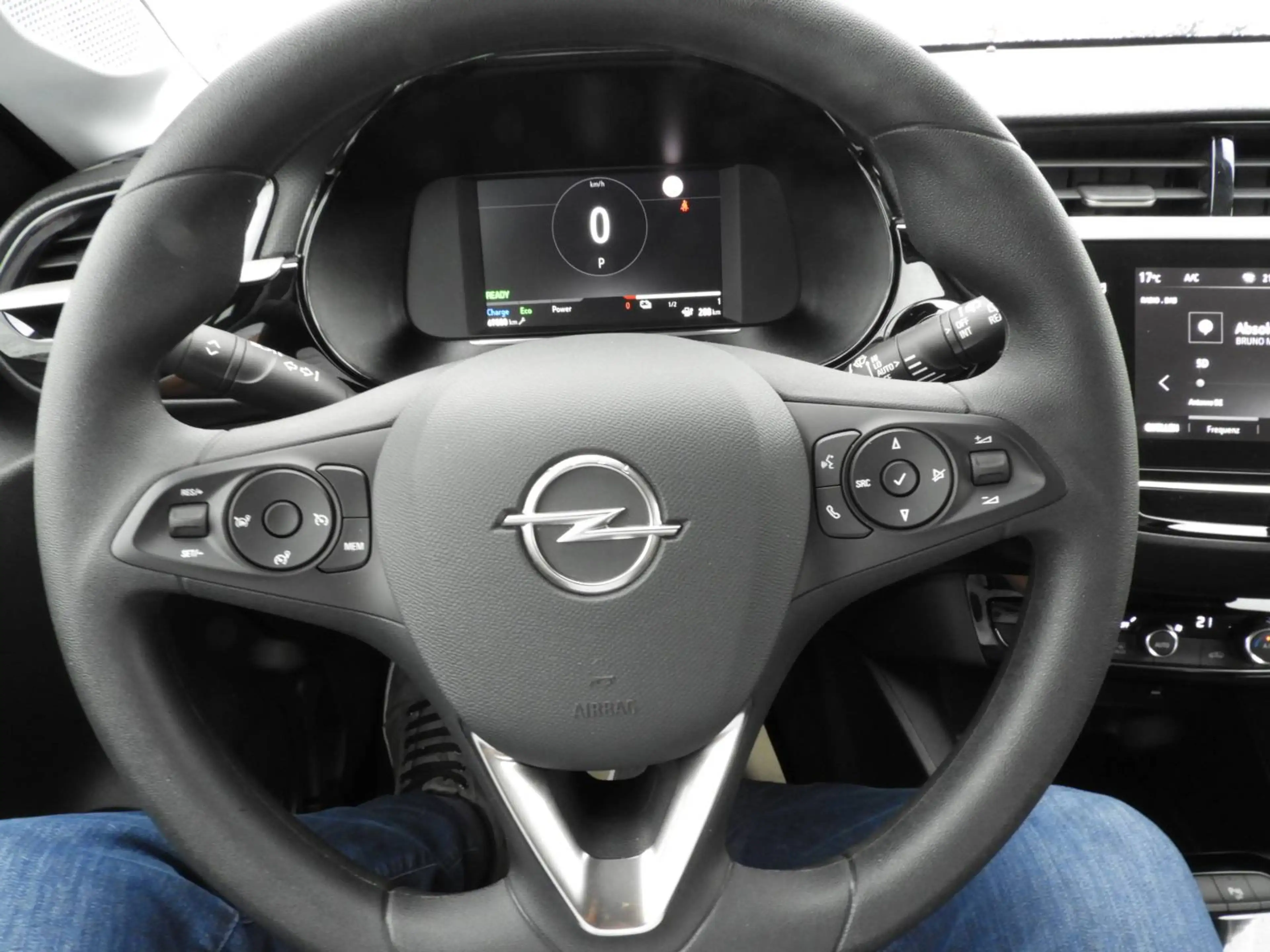 Opel Corsa-e e Edition Rückfahrkamera — photo 9