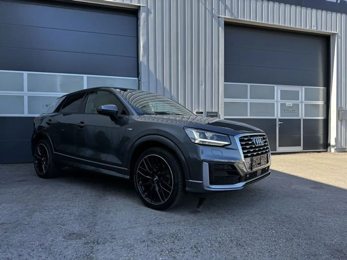 Audi Q2 sport S-Line Grijs - 2