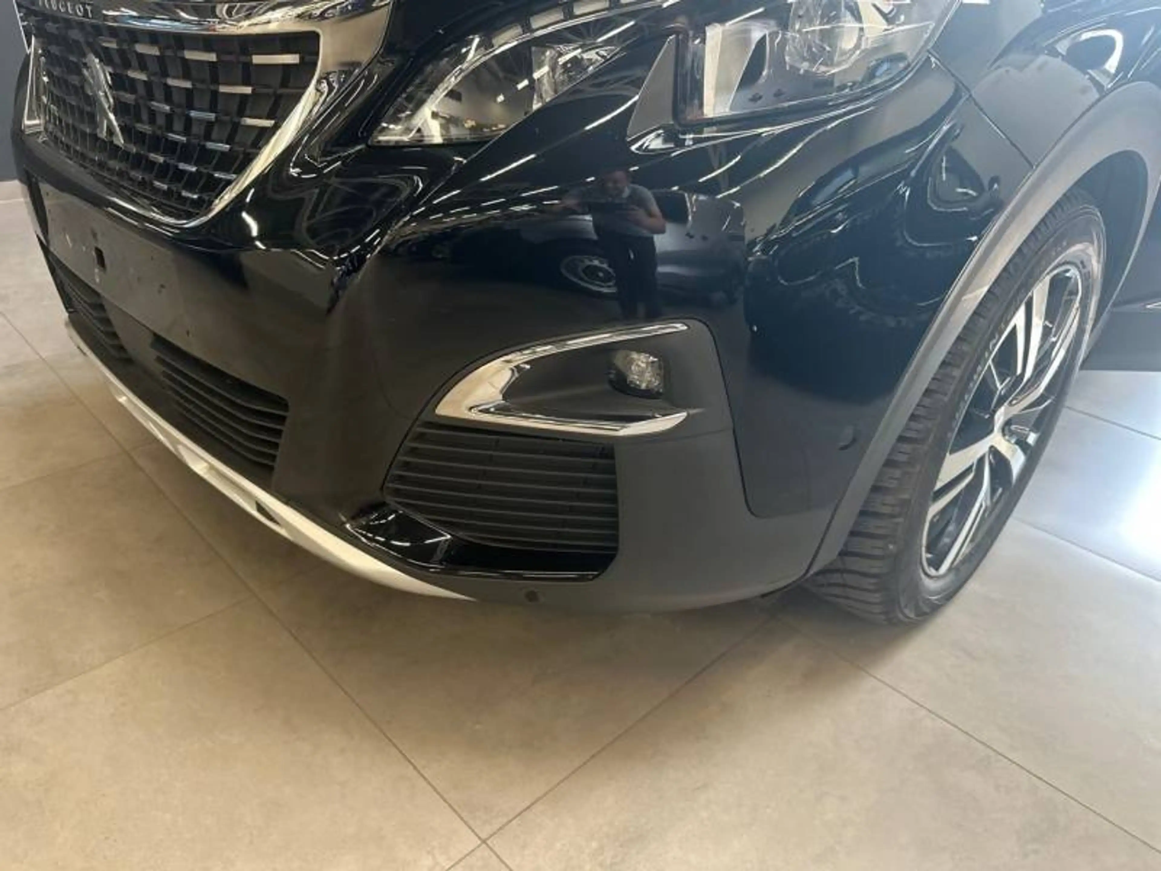 Peugeot 3008 2 1.2 PureTech 96kW S&S Auto Allure — photo 28