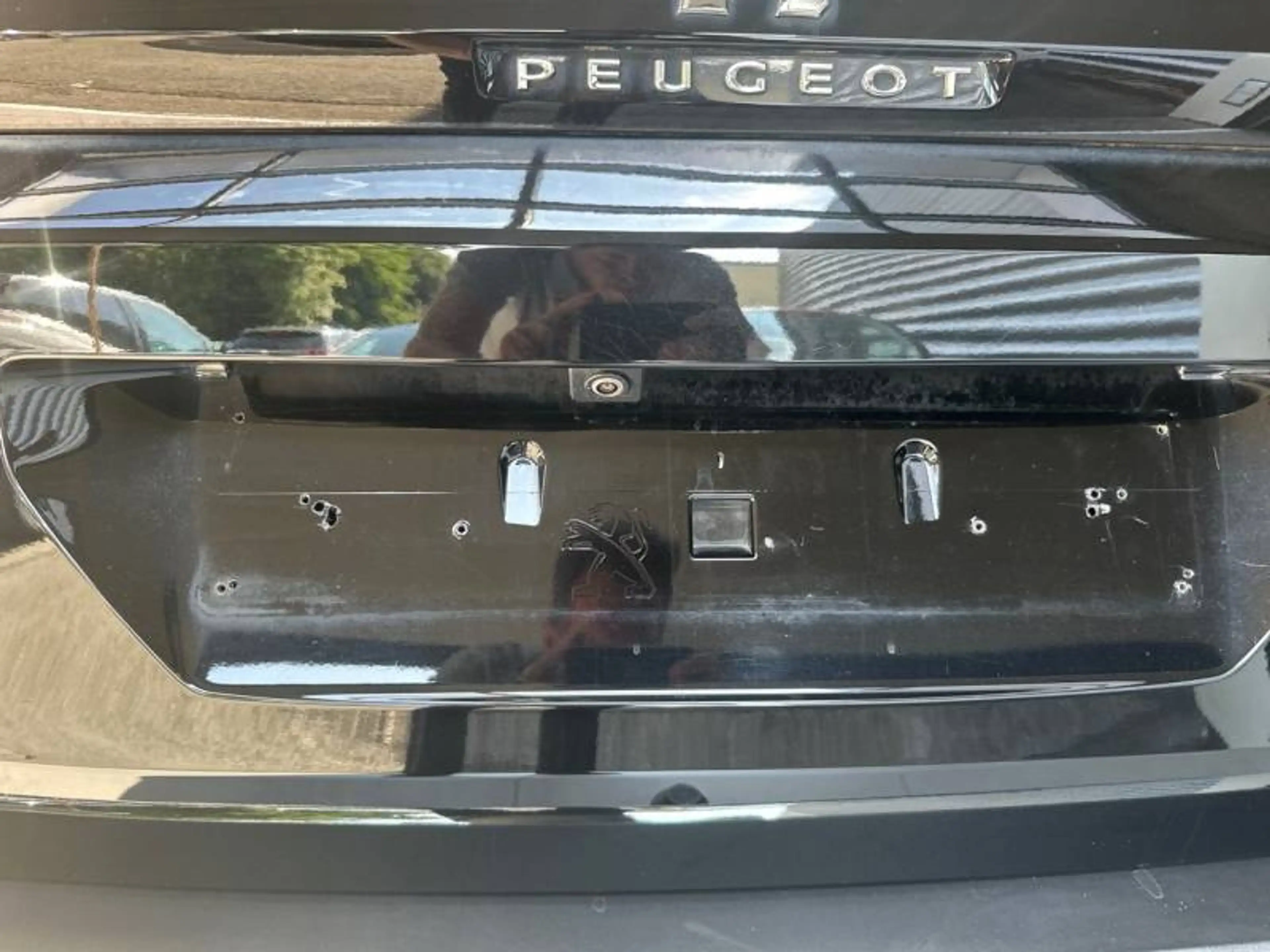Peugeot 3008 2 1.2 PureTech 96kW S&S Auto Allure — photo 26
