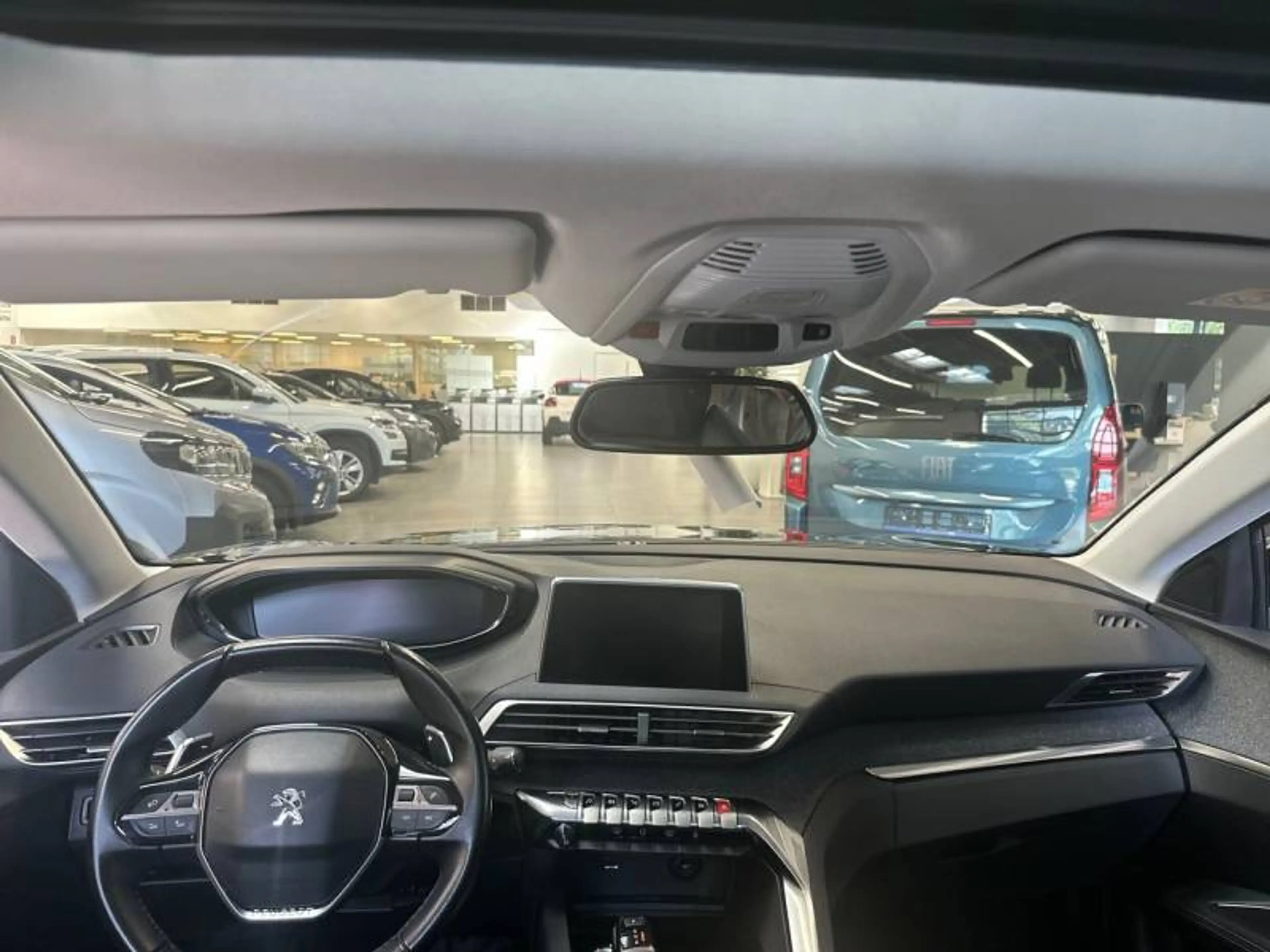 Peugeot 3008 2 1.2 PureTech 96kW S&S Auto Allure — photo 8