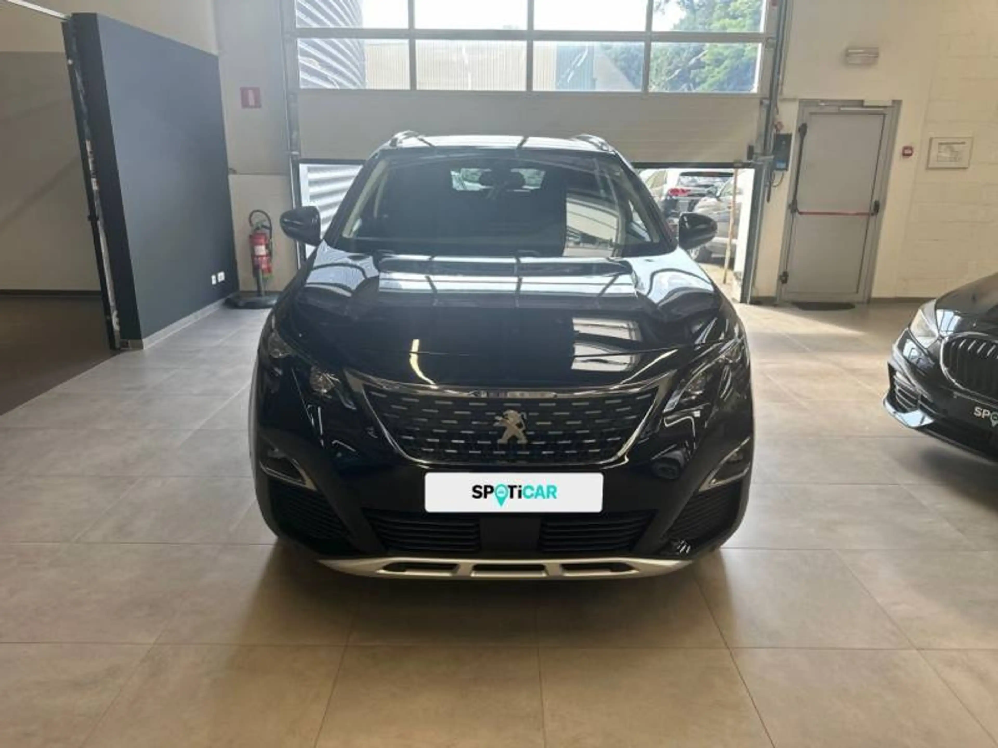 Peugeot 3008 2 1.2 PureTech 96kW S&S Auto Allure — photo 2