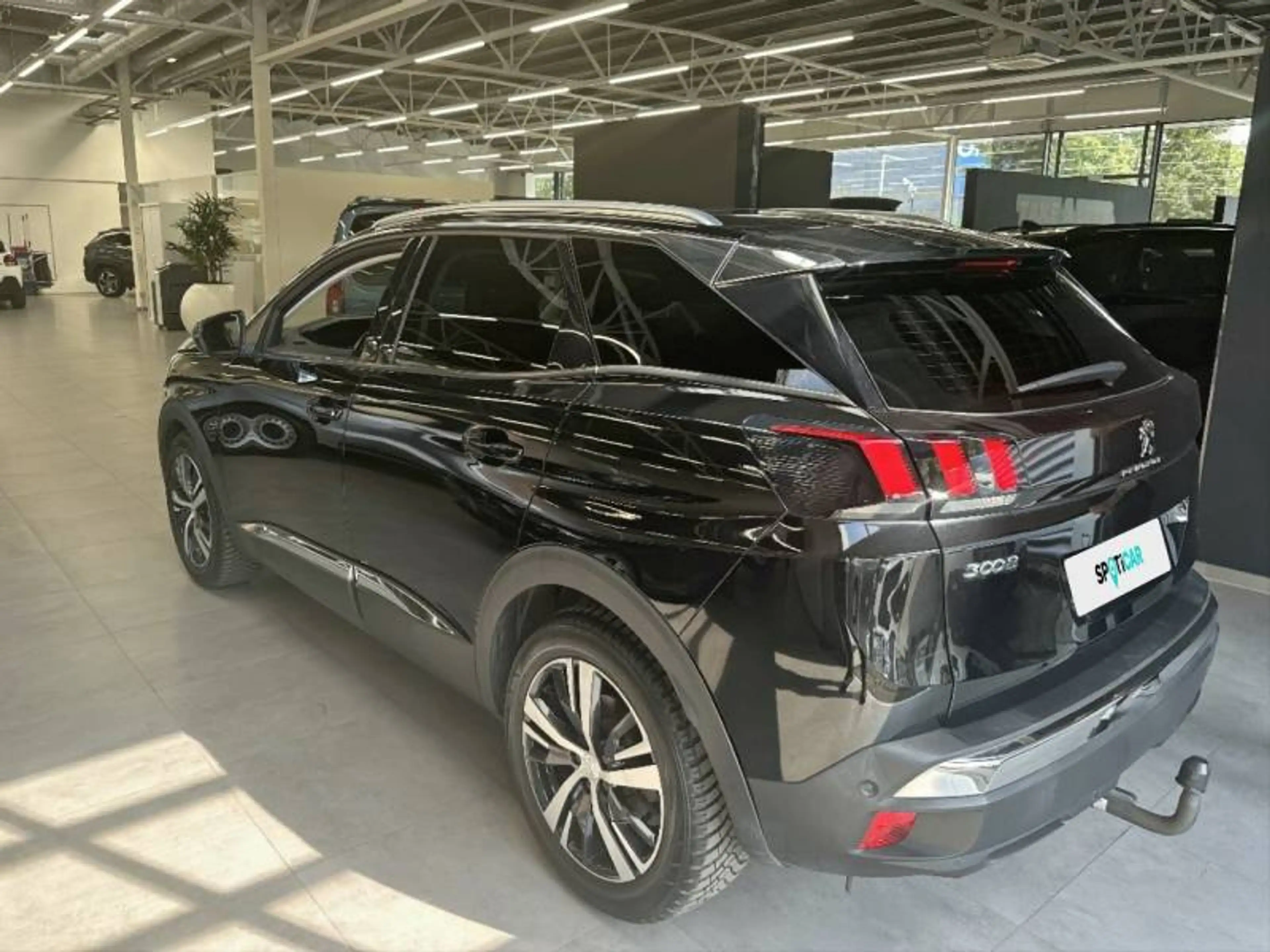 Peugeot 3008 2 1.2 PureTech 96kW S&S Auto Allure — photo 7