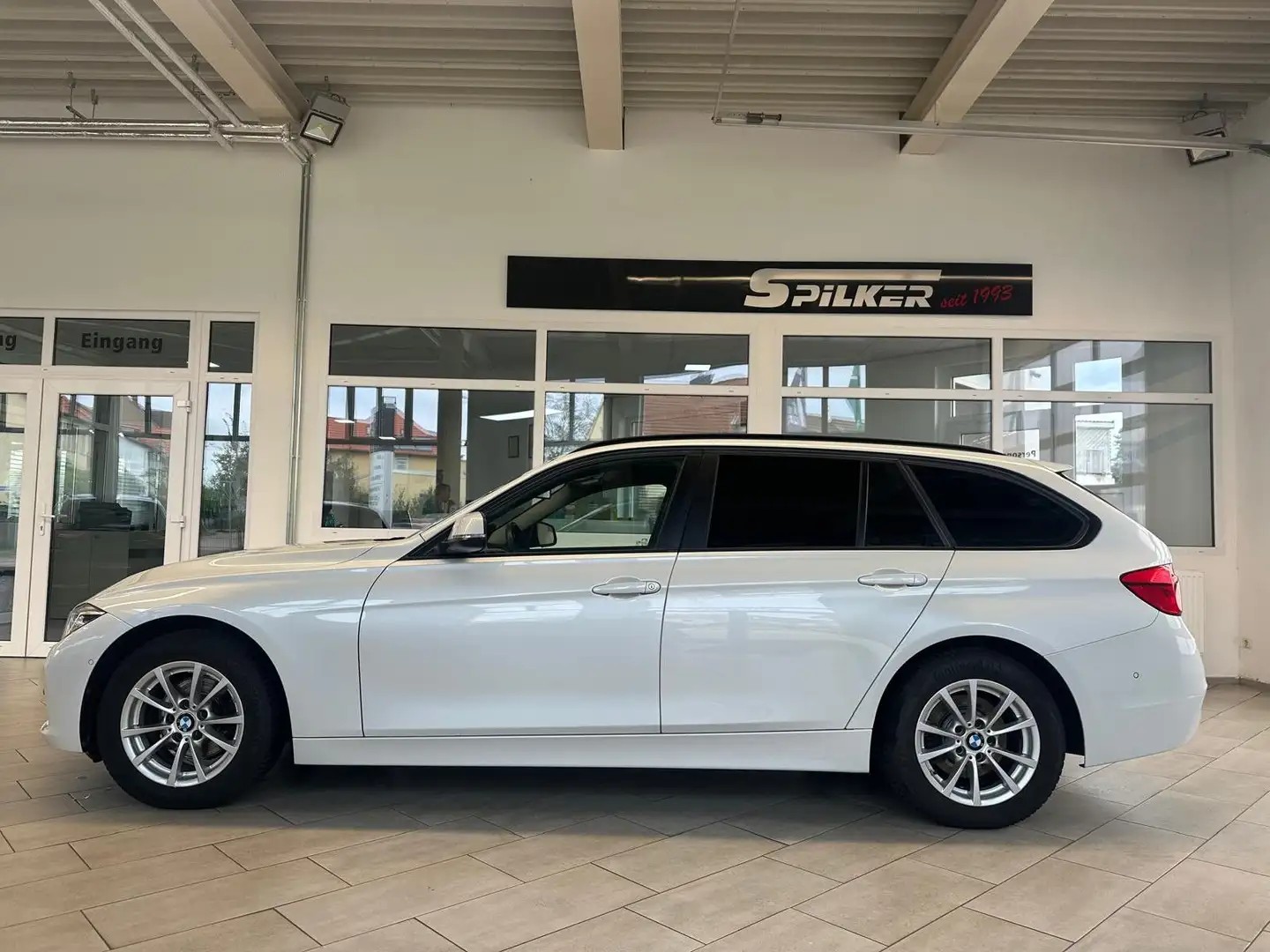 BMW 318 d Touring Advantage Automatik/NAVI/LED/KLIMA Weiß - 1