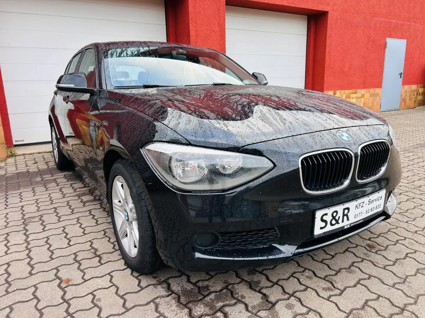 BMW 116 Baureihe 1 Lim. 5-trg. 116 d Schwarz - 1