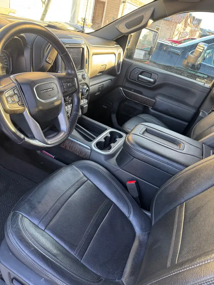 GMC Sierra 3500HD снимка GMC Sierra 3500HD