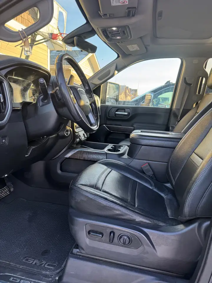 GMC Sierra 3500HD снимка GMC Sierra 3500HD