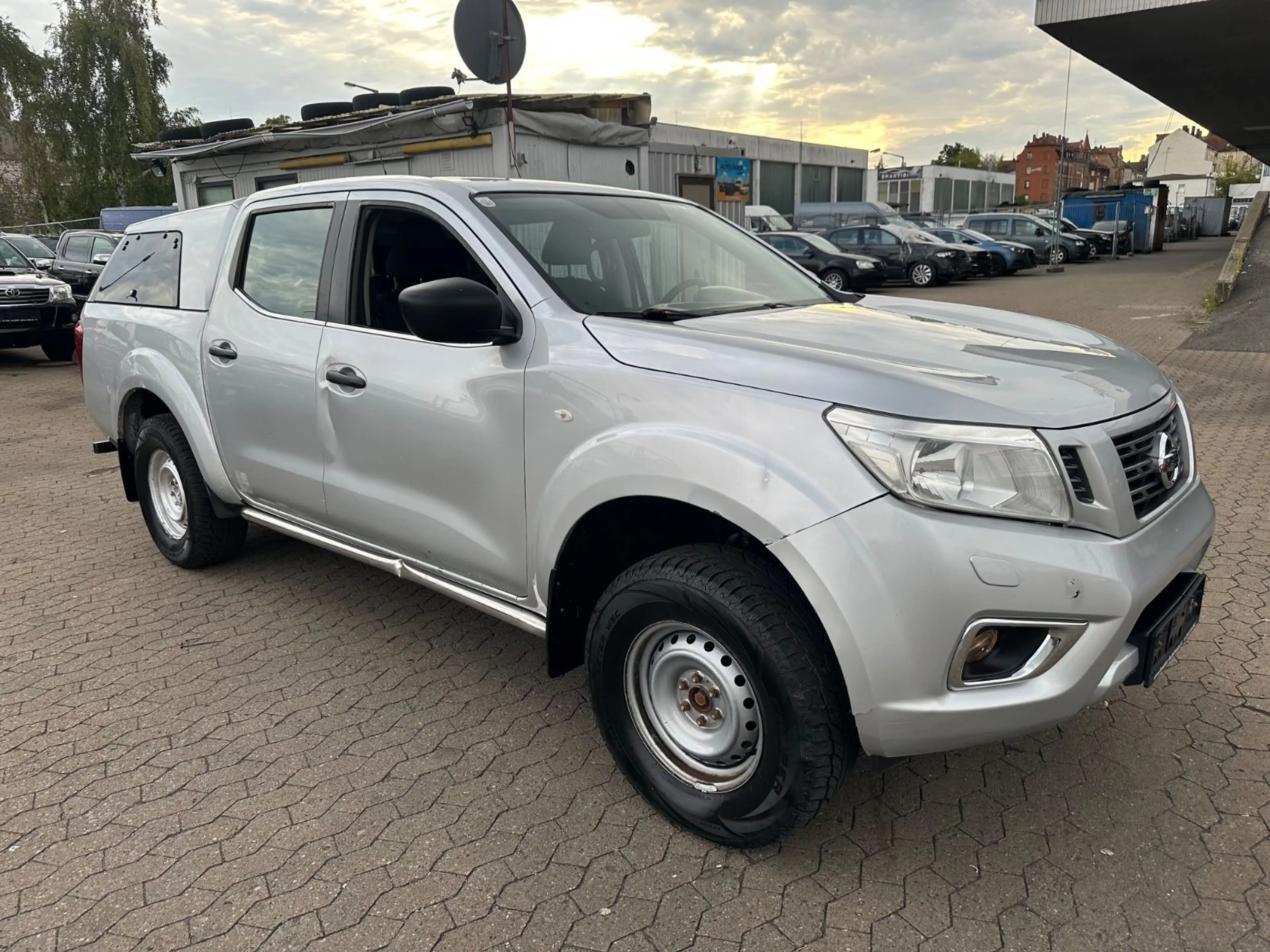 Nissan Navara — photo 2