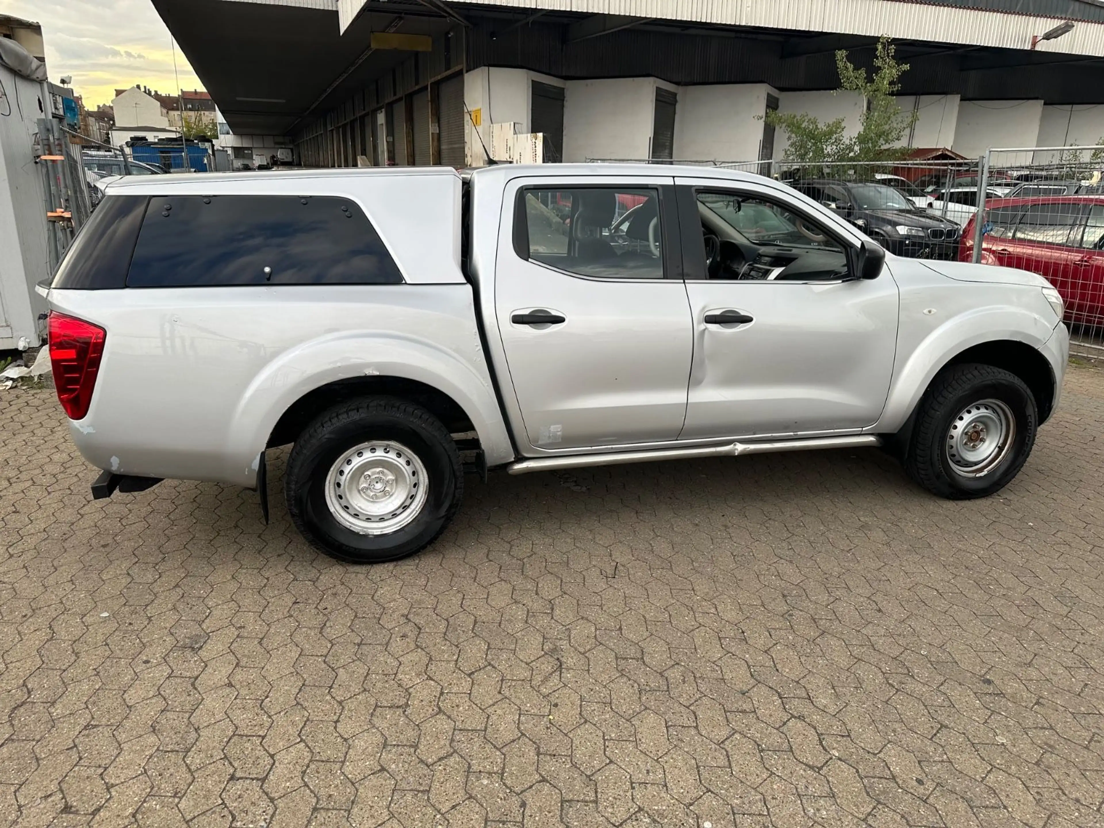 Nissan Navara — photo 8