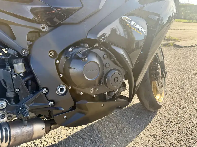 Honda CBR 1000 - foto 6