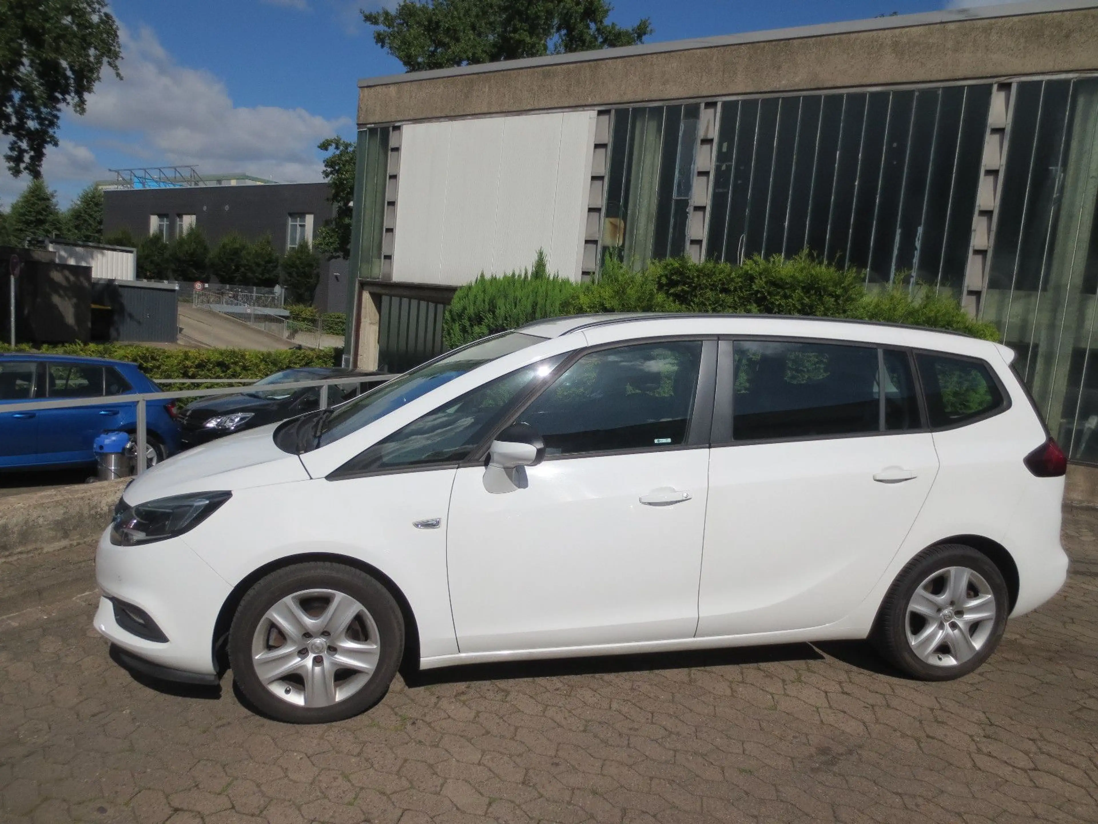 Opel Zafira Tourer C Automatik/AHK/PDC/Klimaaut/1.Hd — photo 2