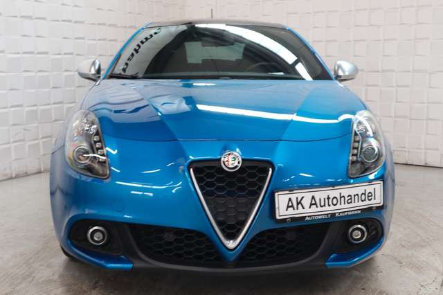 Alfa Romeo Giulietta Super Xenon SHZ PDC Kamera Temp. Klima