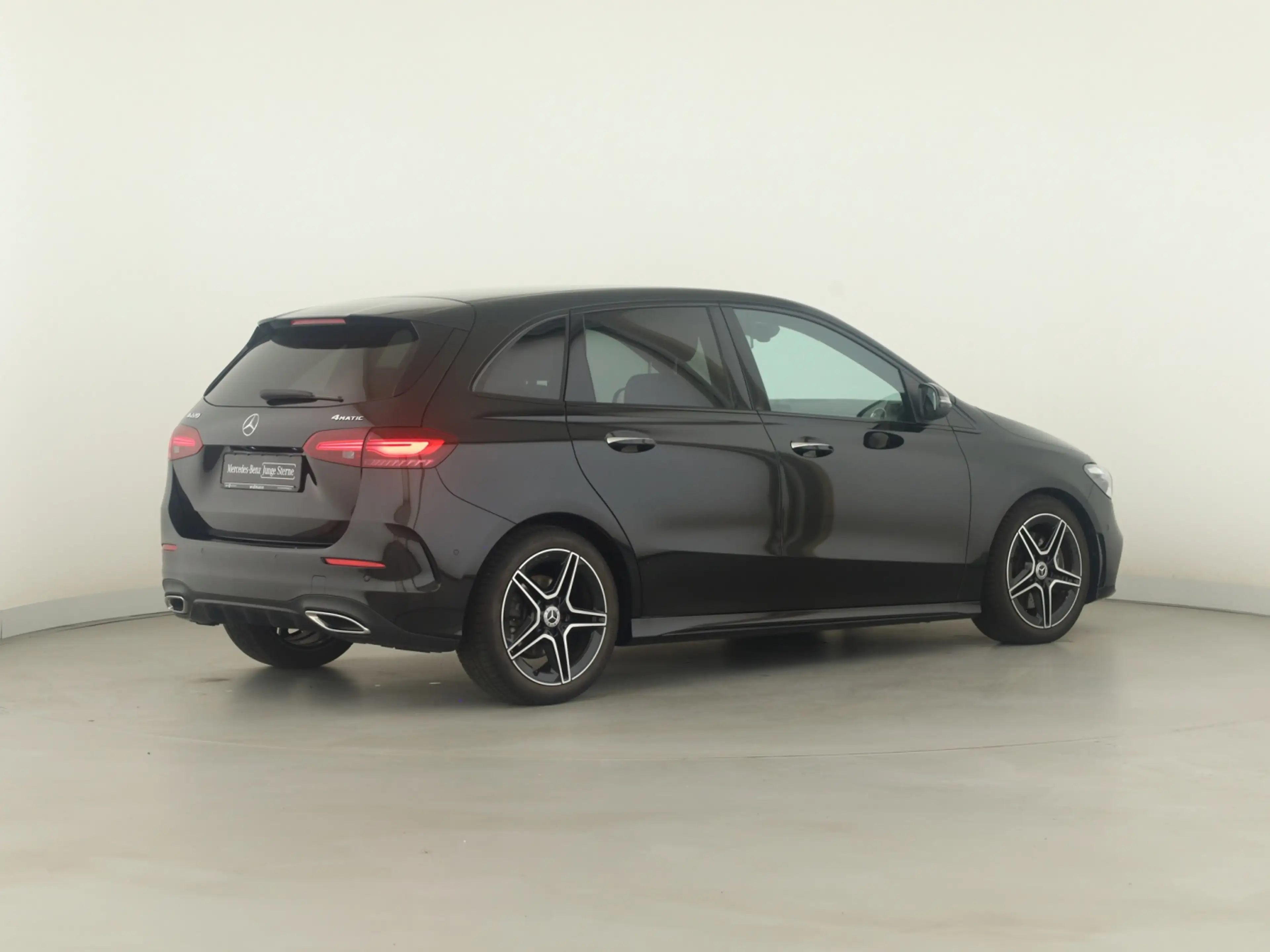 Mercedes-Benz B 220 4M *AMG-Line*Keyless*PTS*Kamera*Multibeam* — photo 6