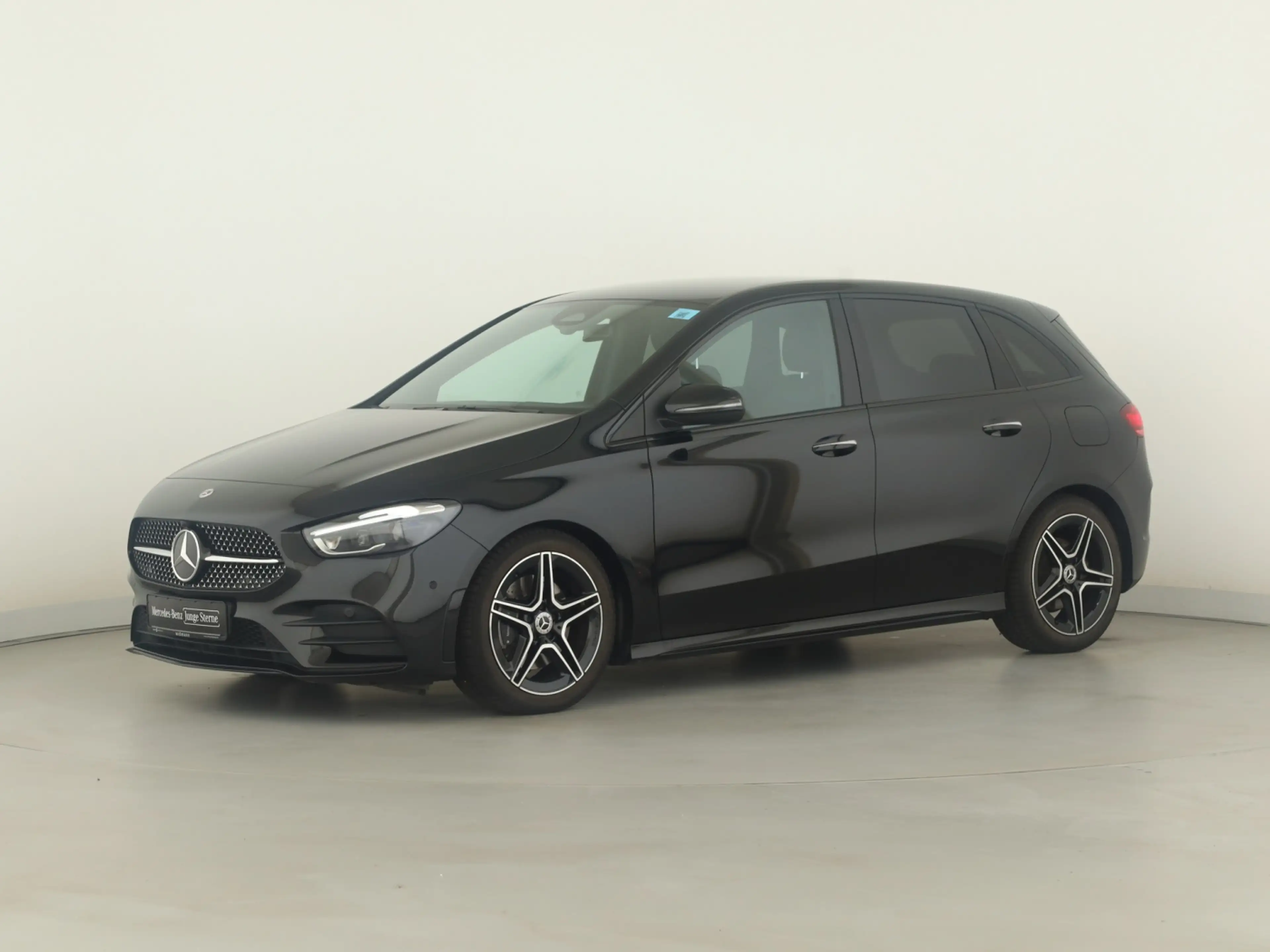 Mercedes-Benz B 220 4M *AMG-Line*Keyless*PTS*Kamera*Multibeam* — photo 5