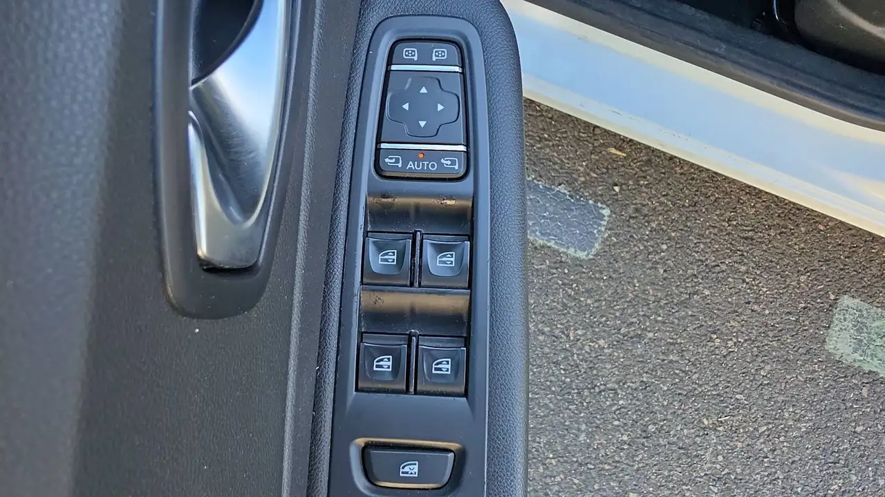 Renault Captur — photo 29