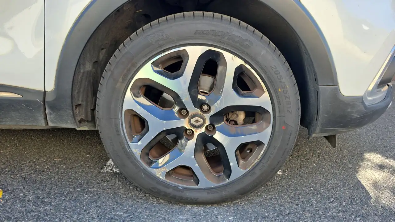 Renault Captur — photo 17