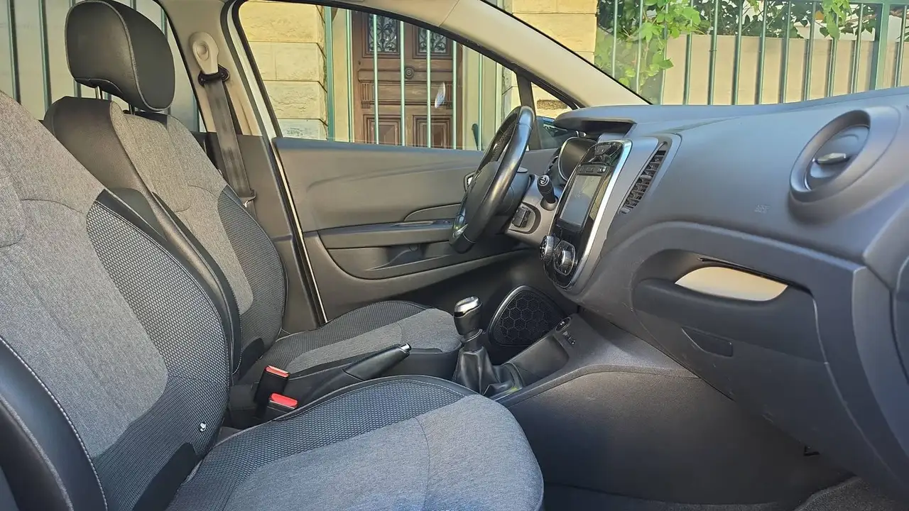 Renault Captur — photo 27